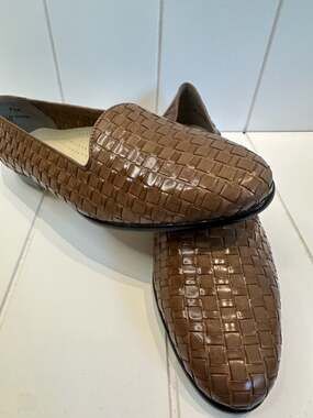 New! Trotters Liz Women's Woven Brown Leather Loafers